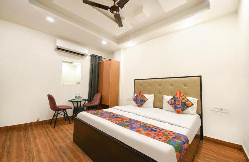 Delhi Hotel | FabHotel Santosh Residency