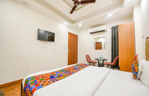 Delhi Hotel | FabHotel Santosh Residency