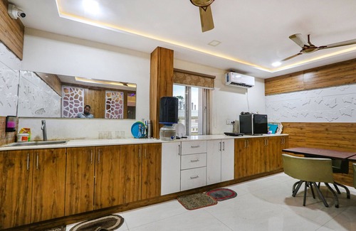 Madhurawada Hotel | Fabhotel The Sunrise Inn
