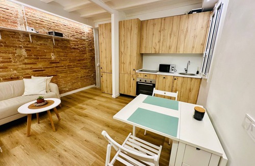 Barceloneta Apartment | Fabulous 2-bedroom apartment next to Barcelona Beach, Casino and Clubs
