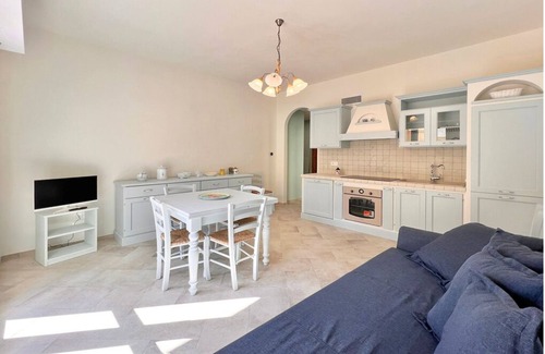 Varigotti Apartment | Fabulous 2-bedroom apartment with AC and heating in Varigotti, Italy