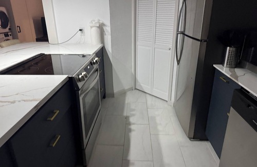 Bushrod Condo | Fabulous 2-bedroom condo with AC in Oakland