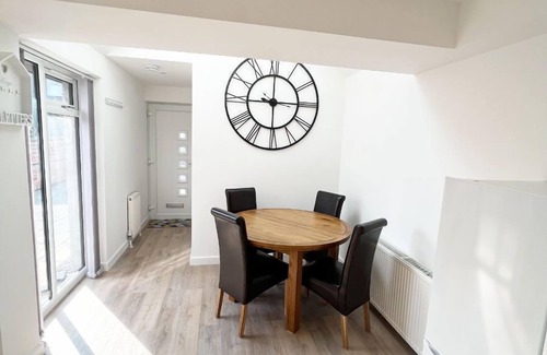 St. Andrews Cottage | Fabulous 2 Bedroom Cottage in Central St Andrews