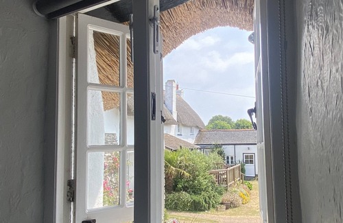 Malborough Cottage | Fabulous cottage near Salcombe with views, pet-friendly and secluded garden