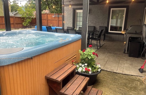 East Hill House | Fabulous Family Home with Pool