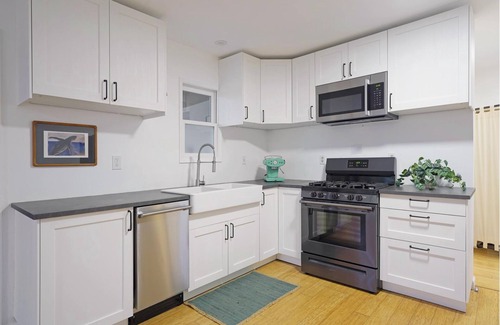 Westside Santa Cruz Cottage | Fabulous Monterey Bay Views