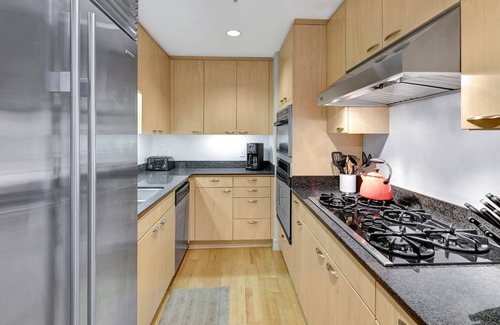 Marina District Condo | Fabulous Pet Friendly Marina Executive Retreat ~ Views! Views! Views!