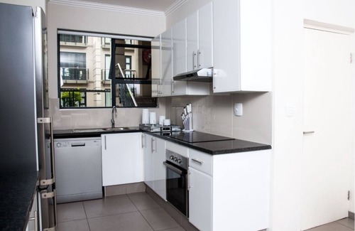 Sandown Apartment | Fabulous Self Catering Apartment To Let Sandton