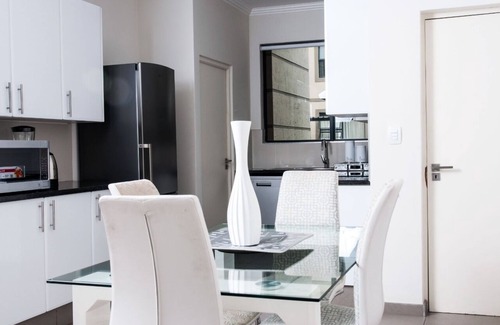 Sandown Apartment | Fabulous Self Catering Apartment To Let Sandton