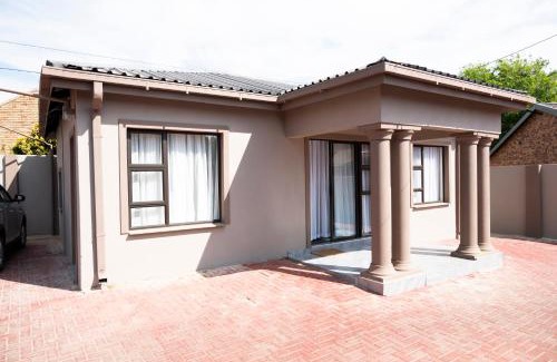 Bethlehem Bed & Breakfast | Faces Guesthouse La Provance