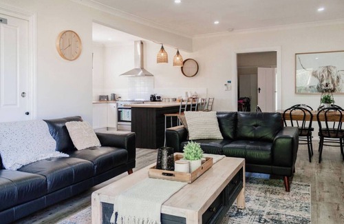 Central Mudgee Cottage | Fairbairn Cottage Living in the Heart of Mudgee