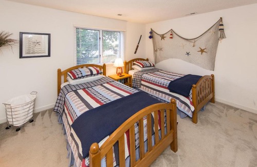 Northeast Virginia Beach House | Fairbanks House with beach access just steps from your front door