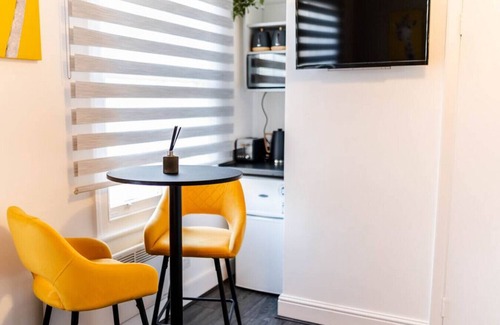 Hillrise Apartment | Fairbridge 5.