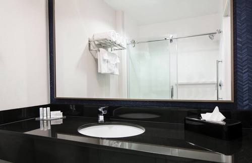 Manhattan Hotel | Fairfield Inn by Marriott Manhattan