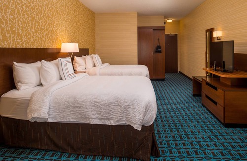 Maryland Heights Hotel | Fairfield Inn & Suites St Louis Westport