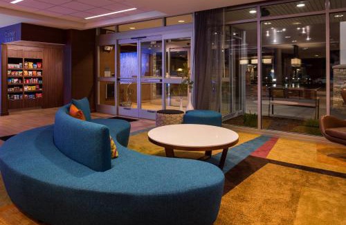 Maryland Heights Hotel | Fairfield Inn & Suites by Marriott St. Louis Westport