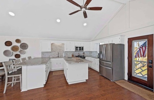 Alabama Gulf Coast Cottage | Fairhope Bay Cottage/Waterfront/Fishing pier/Glass sunroom with amazing sunset views