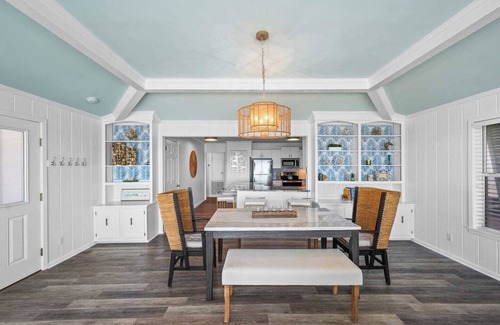 Alabama Gulf Coast Cottage | Fairhope Cottage: Waterfront, sunset views, screened porch, private pier.