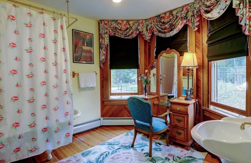 Hunter Bed & Breakfast | Fairlawn Inn