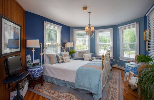 Hunter Bed & Breakfast | Fairlawn Inn