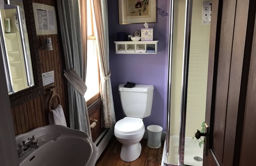 Hunter Bed & Breakfast | Fairlawn Inn