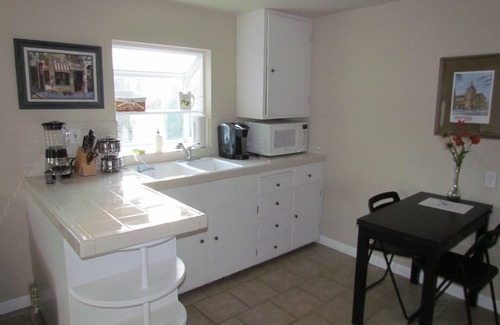 Old Mountain View House | Fairmont Ave 1Br/1Ba, Great Family Neighborhood