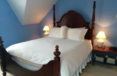 Mahone Bay Bed & Breakfast | Fairmont House Bed & Breakfast