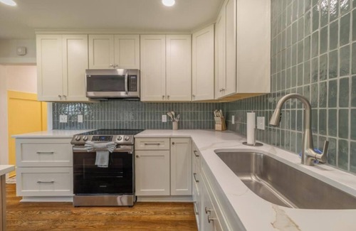 Fairview House | Fairview Escape 3BR, Sleeps 8 + Arcade, 4 Beds