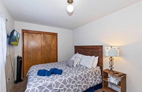 Big Bear City Villa | Fairway Big Bear Lodge/ airport convention center