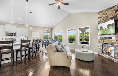 Camdenton Villa | Fairway Lake Retreat