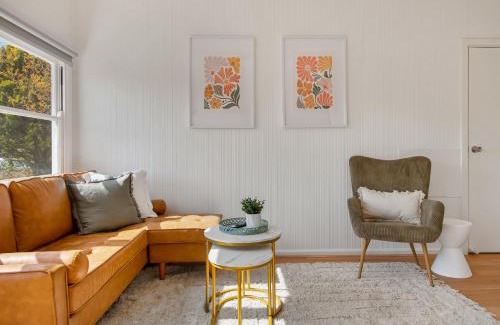 Batemans Bay House | Fairways 18 - cottage in the centre of town