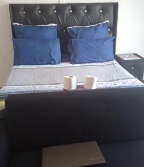 Parow House | Fajomi guest house