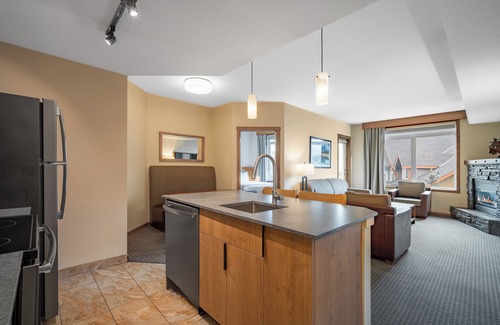 Canmore Apartment | Falcon Crest Lodge by CLIQUE