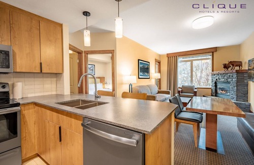 Canmore Apartment | Falcon Crest Lodge by CLIQUE