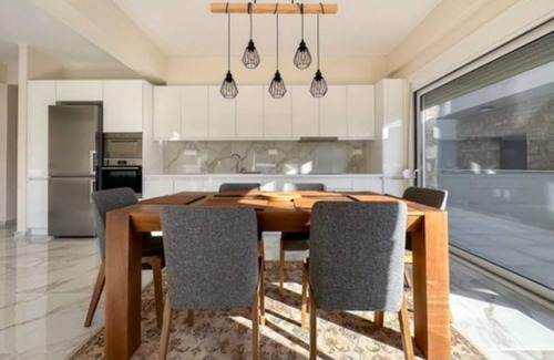 Nikita House | Falcone Residentnn