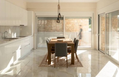 Nikita House | Falcone Residentnn