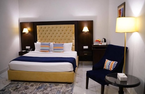 Gulberg Hotel | Faletti's Grand MM Alam Road