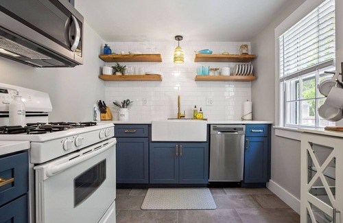 South Dennis House | Fall Cape Escape | Firepit, Foliage & Cozy Vibes