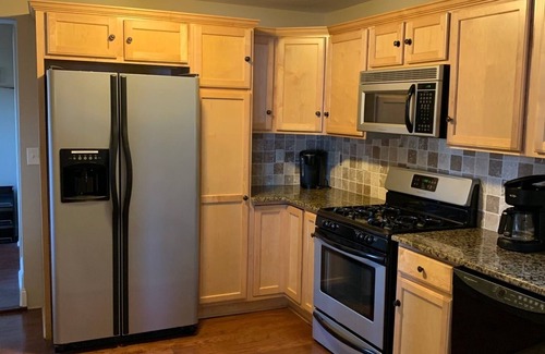 Auburn House | FALL FLASH SALE! 25% off Sept & Oct stays! Vacation Home Rental on Owasco Lake