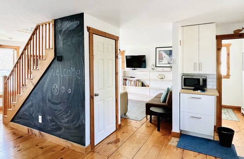 East Harwich House | Fall getaway on Cape Cod-Pet-friendly home-short drive to Red River Beach!
