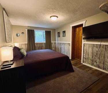 Bessemer Apartment | Fall Getaway