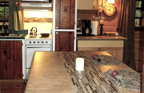 Glenville Cabin | Fall Peak Colors NOW! L.Cabin, HotTub under Cabana, Mtn View, 1 mile to Lake