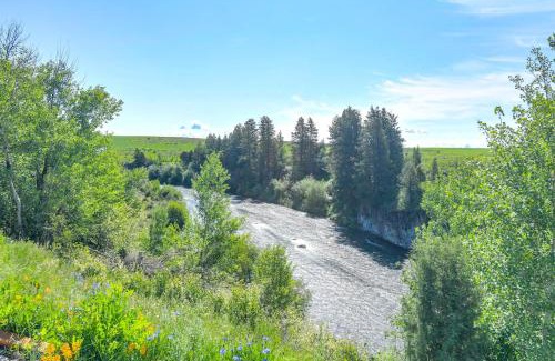 Ashton House | Fall River Cabin Retreat On-Site Fly Fishing!