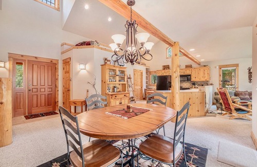 Estes Park House | Fall River Rock - 30+ night rentals in Estes Park