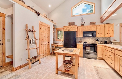 Estes Park House | Fall River Rock - 30+ night rentals in Estes Park