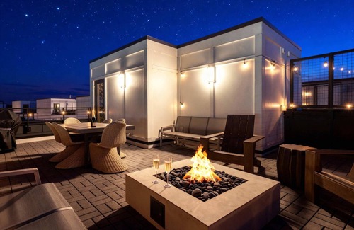 Talbot's Corner House | Fall rooftop fire pit, skyline views, chef’s kitchen near Broadway