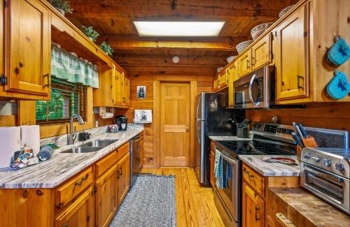 Gatlinburg - Pigeon Forge House | Fall Special Peaceful Mt Views Fishing Pond