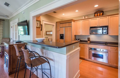 Watercolor Condo | Fall Stays Available! Location! Location! Town Center right out front door! Park Views!
