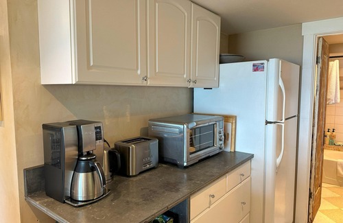 Laguna Beach Cottage | Fall stays available - Charming Beach View Cottage