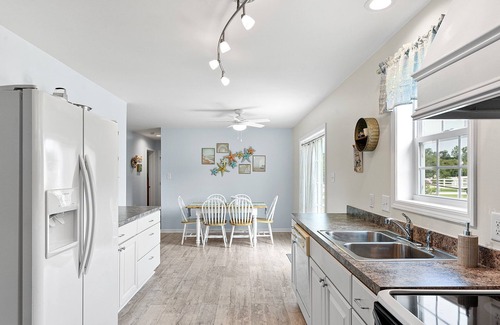 Milton House | Fall @ the Beach! Sea Witch & Jazz Festivals. Plus Art Galleries & Museums